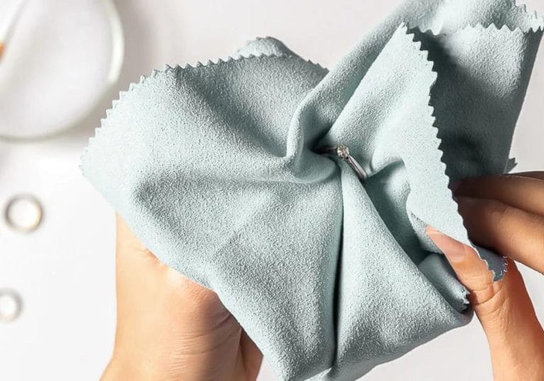 Entretien des bijoux : conseils pour une solution durable