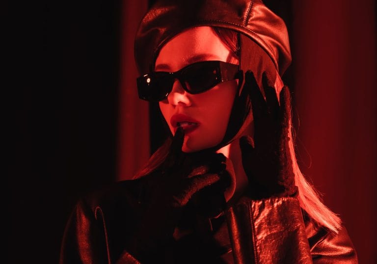 Accessoires d'hiver 2025 : métarmorphoser votre look avec des pièces incontournables