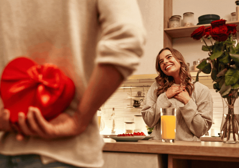 Cadeau femme Saint-Valentin : faites-lui plaisir avec des idées tendance 2025