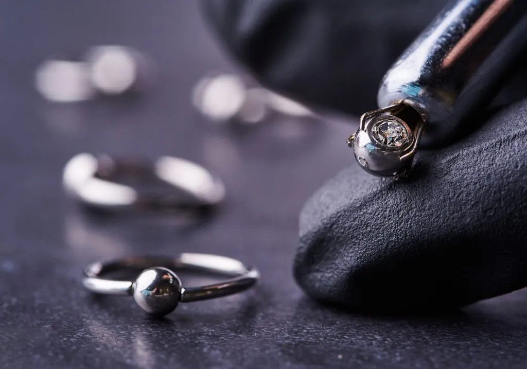 Pourquoi le titane devient-il le métal star des bijoux de luxe ?