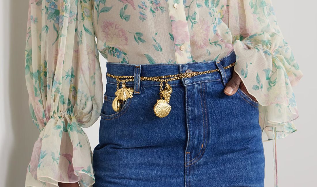 « Le denim ne change pas, mais c’est l’art de l’accessoiriser qui le fait briller. » — Orzyla