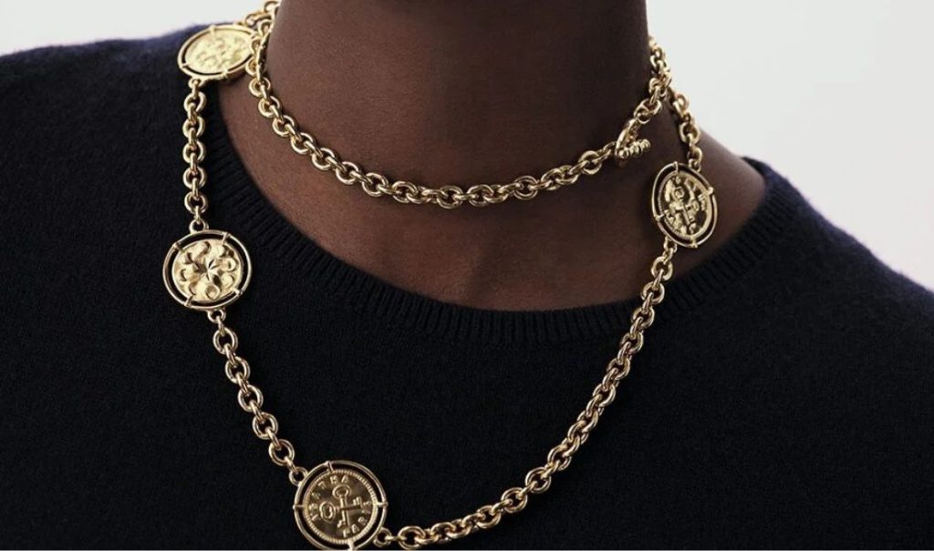 Sautoir avec médailles