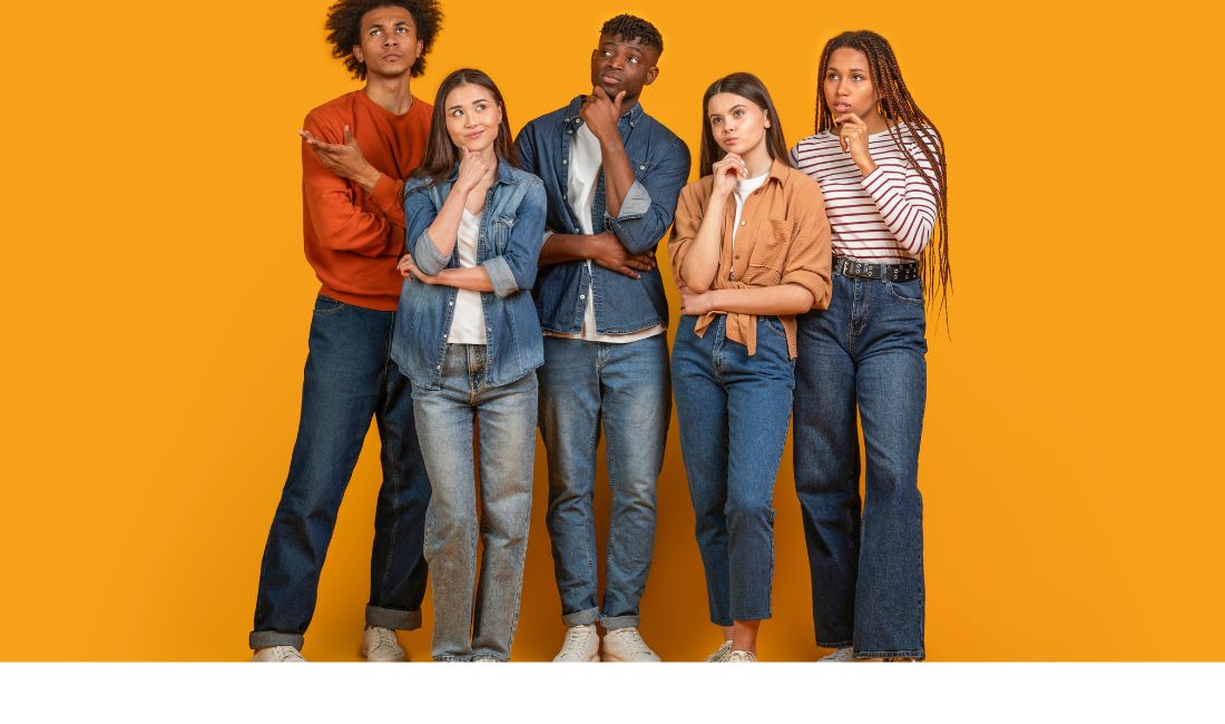 Trouver le jean parfait quand on mesure moins d’1,60 m peut relever du défi.