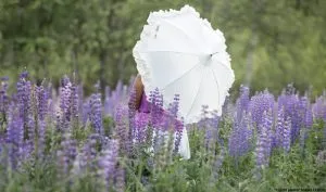 L'ombrelle l’accessoire chic qui protège du soleil en 2025