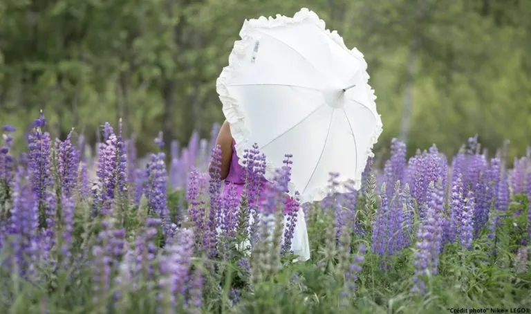 L'ombrelle l’accessoire chic qui protège du soleil en 2025