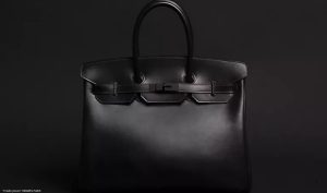 Reconnaître un sac de luxe authentique. Que vous convoitiez un Chanel 2.55, un Birkin d’Hermès il existe des critères précis pour distinguer le vrai du faux.