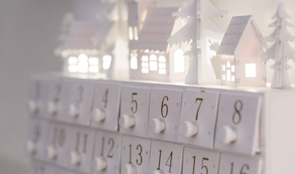 Calendriers de l’Avent bijoux de -50 % à -70% : MATY transforme décembre en un mois magique, où chaque jour réserve une surprise scintillante.