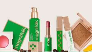 Cristina Cordula, icône de la beauté et de la mode et fondatrice de la marque de maquillage Magnifaïk.