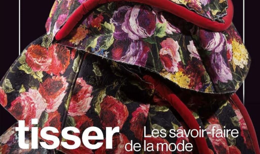 "Les savoir-faire textiles français mis à l’honneur : tissage et broderie au Palais Galliera."