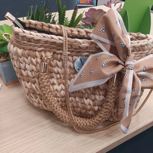 NelyA : la créatrice qui transforme le crochet en accessoires uniques