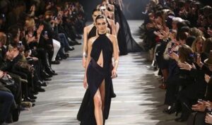 Défilé de mode à la Fashion Week de Paris